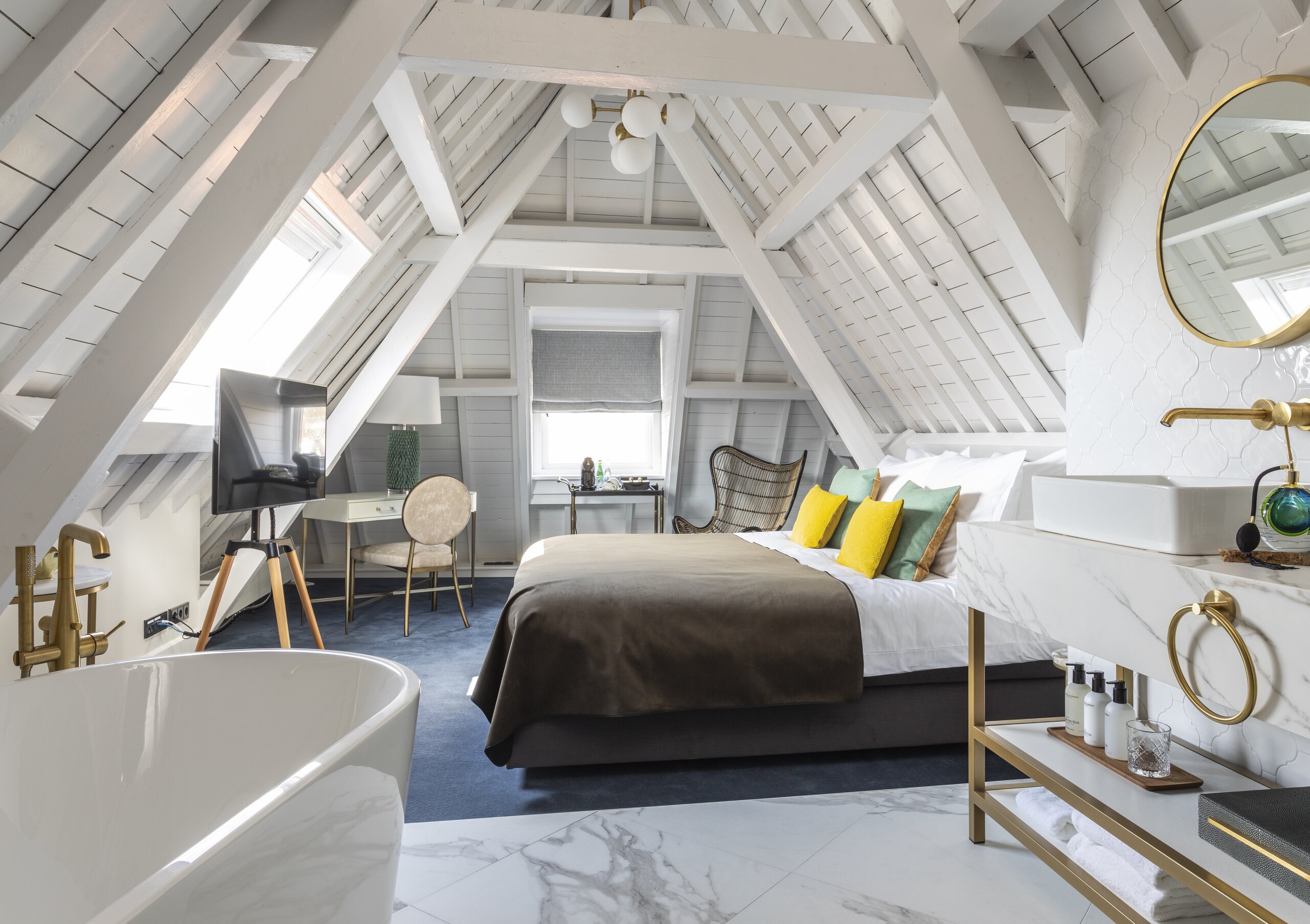 Suite at Cadistrict